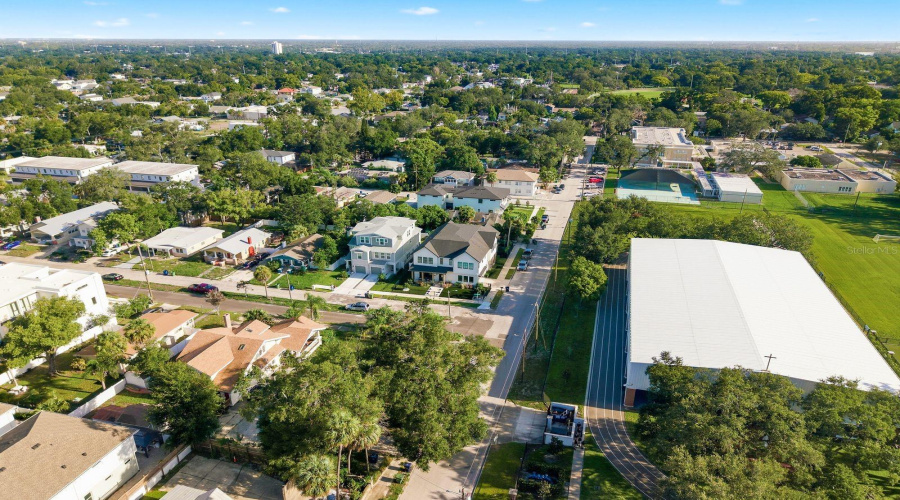 Tampa, Florida 33602, 3 Bedroom Bedrooms, ,2 Bathroombathrooms,Residential,For Sale,Warren,0,Mfrtb8539750