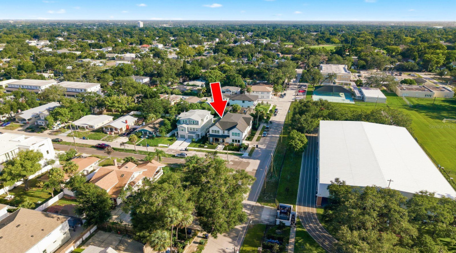 Tampa, Florida 33602, 3 Bedroom Bedrooms, ,2 Bathroombathrooms,Residential,For Sale,Warren,0,Mfrtb8539750