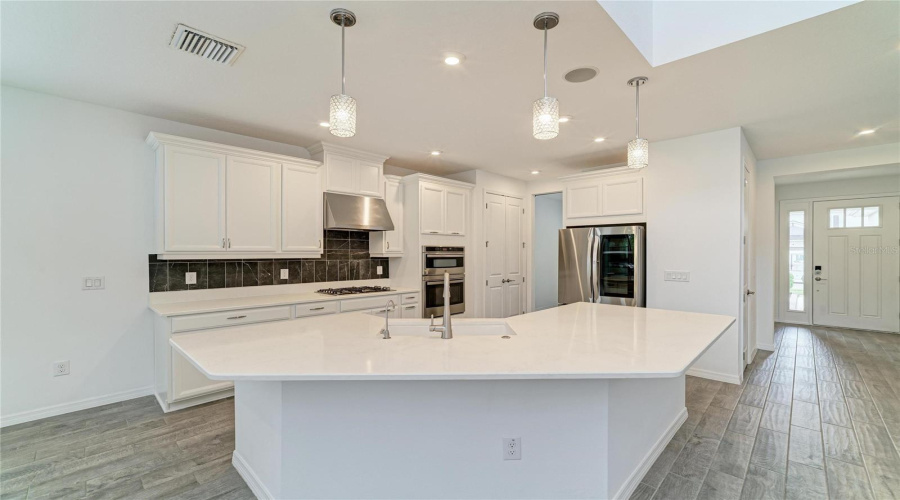 Palmetto, Florida 34221, 4 Bedroom Bedrooms, ,3 Bathroombathrooms,Residential,For Sale,Laurelcrest,0,Mfra4704048