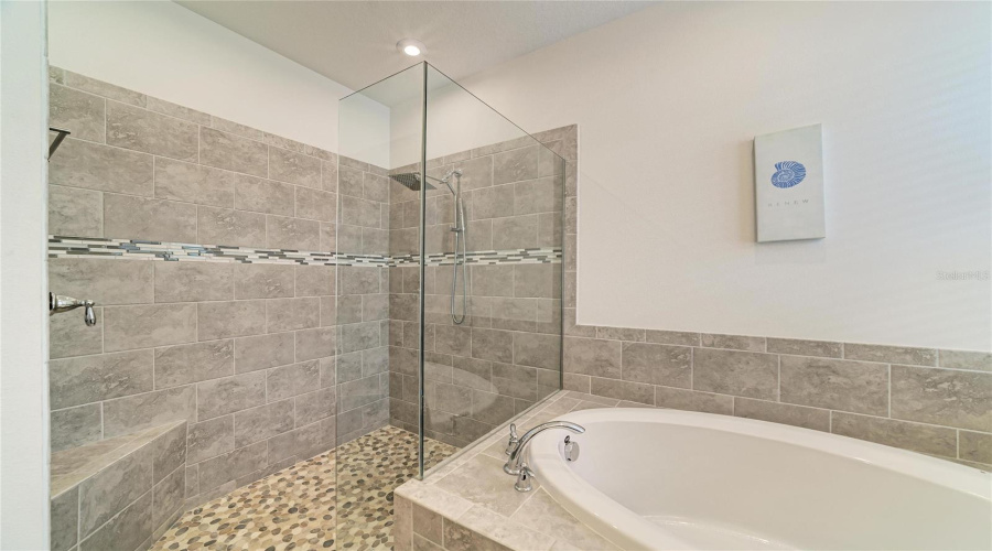 Palmetto, Florida 34221, 4 Bedroom Bedrooms, ,3 Bathroombathrooms,Residential,For Sale,Laurelcrest,0,Mfra4704048