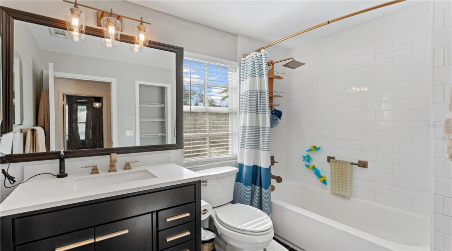 Tampa, Florida 33647, 3 Bedroom Bedrooms, ,2 Bathroombathrooms,Residential,For Sale,Fox Hollow,0,Mfrtb8497890