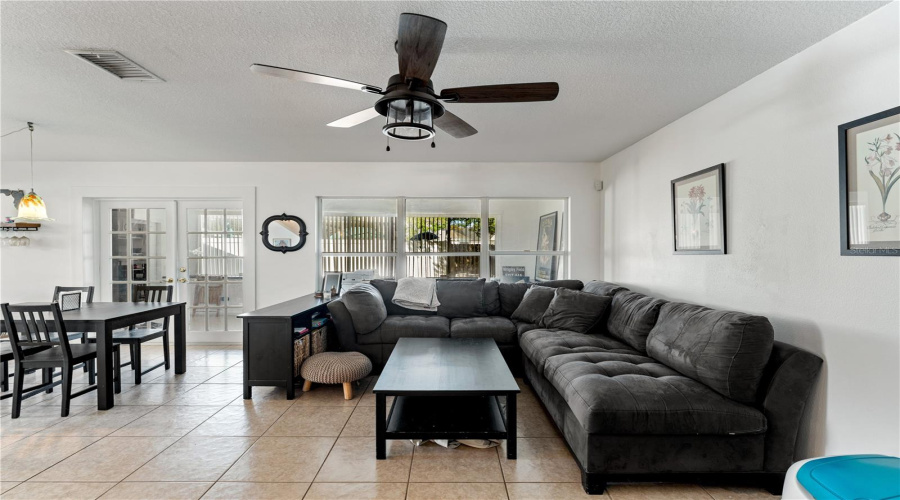 Tampa, Florida 33647, 3 Bedroom Bedrooms, ,2 Bathroombathrooms,Residential,For Sale,Fox Hollow,0,Mfrtb8497890