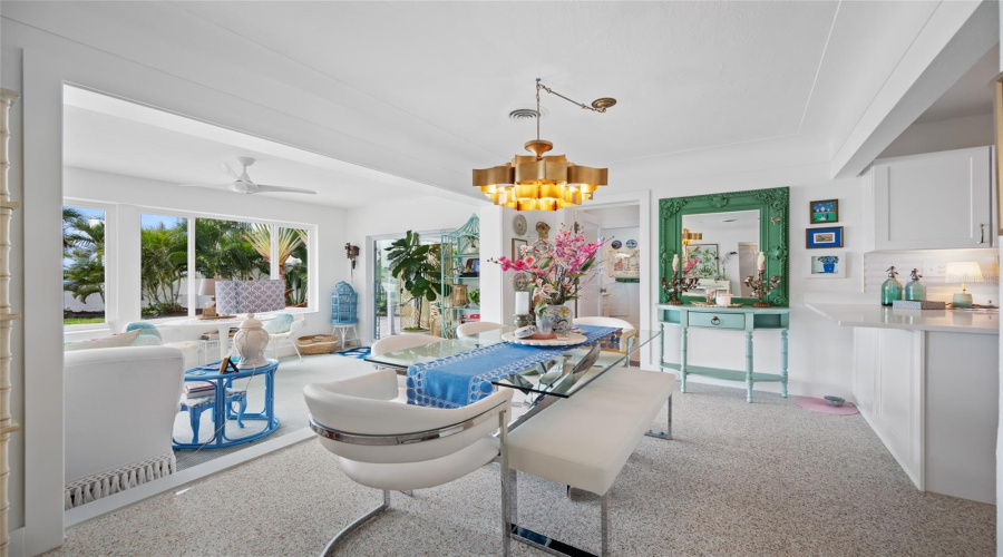 St Petersburg, Florida 33707, 2 Bedroom Bedrooms, ,2 Bathroombathrooms,Residential,For Sale,79Th,0,Mfrtb8541740