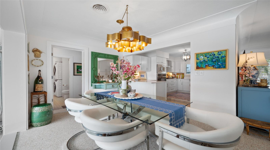 St Petersburg, Florida 33707, 2 Bedroom Bedrooms, ,2 Bathroombathrooms,Residential,For Sale,79Th,0,Mfrtb8541740