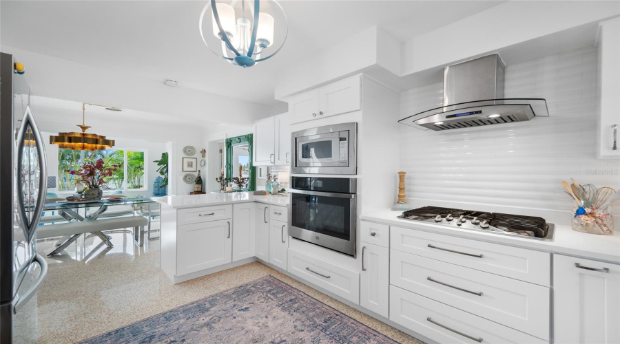 St Petersburg, Florida 33707, 2 Bedroom Bedrooms, ,2 Bathroombathrooms,Residential,For Sale,79Th,0,Mfrtb8541740