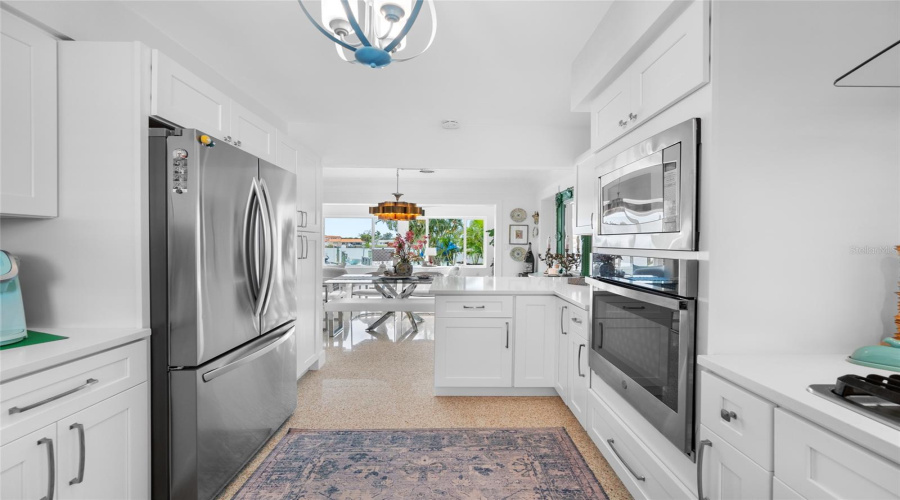 St Petersburg, Florida 33707, 2 Bedroom Bedrooms, ,2 Bathroombathrooms,Residential,For Sale,79Th,0,Mfrtb8541740