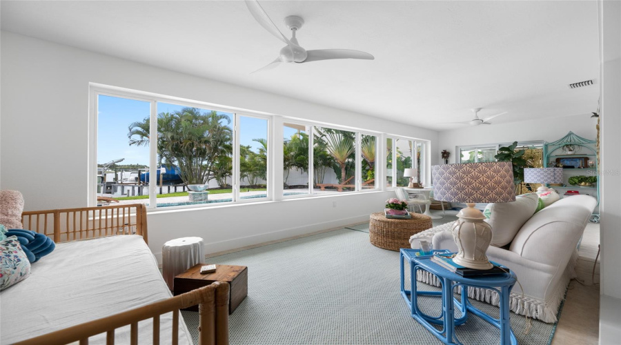 St Petersburg, Florida 33707, 2 Bedroom Bedrooms, ,2 Bathroombathrooms,Residential,For Sale,79Th,0,Mfrtb8541740