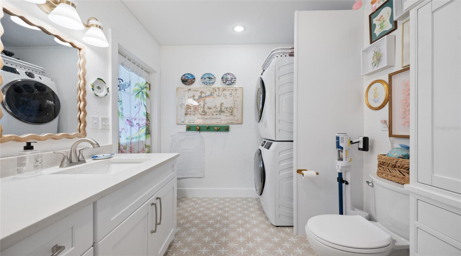 St Petersburg, Florida 33707, 2 Bedroom Bedrooms, ,2 Bathroombathrooms,Residential,For Sale,79Th,0,Mfrtb8541740
