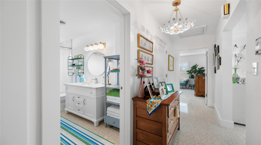 St Petersburg, Florida 33707, 2 Bedroom Bedrooms, ,2 Bathroombathrooms,Residential,For Sale,79Th,0,Mfrtb8541740