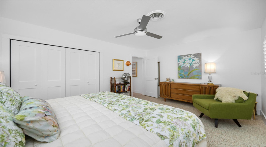 St Petersburg, Florida 33707, 2 Bedroom Bedrooms, ,2 Bathroombathrooms,Residential,For Sale,79Th,0,Mfrtb8541740