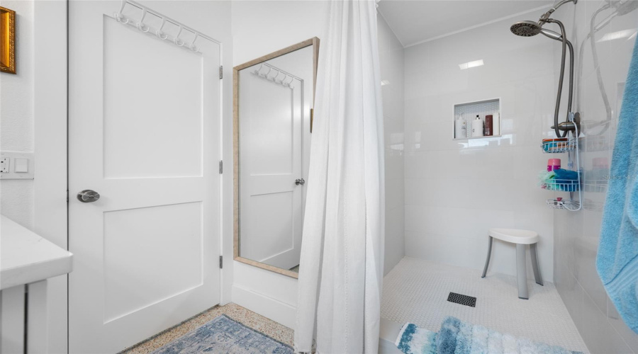 St Petersburg, Florida 33707, 2 Bedroom Bedrooms, ,2 Bathroombathrooms,Residential,For Sale,79Th,0,Mfrtb8541740