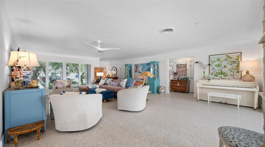 St Petersburg, Florida 33707, 2 Bedroom Bedrooms, ,2 Bathroombathrooms,Residential,For Sale,79Th,0,Mfrtb8541740
