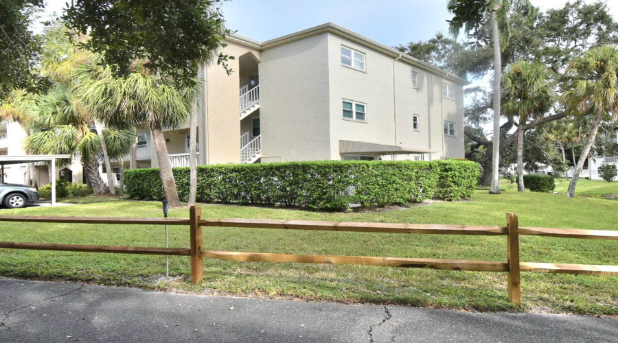 Dunedin, Florida 34698, 2 Bedroom Bedrooms, ,2 Bathroombathrooms,Residential,For Sale,Virginia,0,Mfrtb8430566