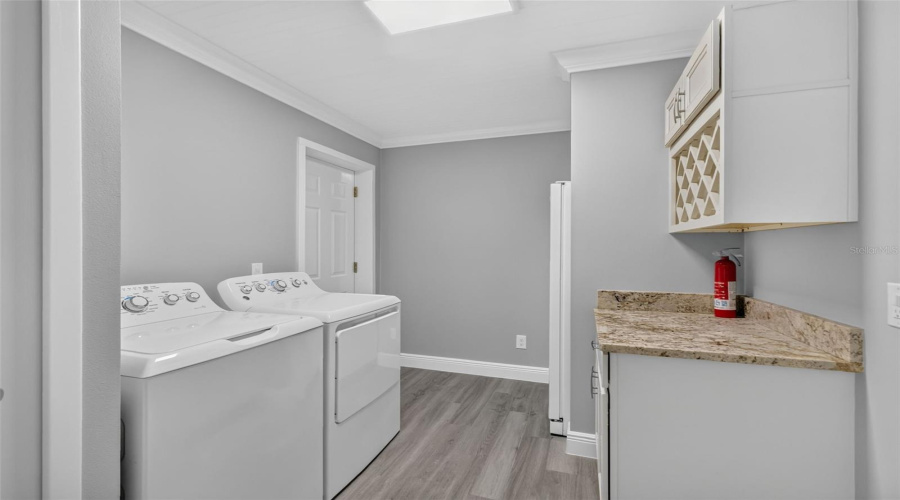 Lady Lake, Florida 32159, 3 Bedroom Bedrooms, ,1 Bathroombathrooms,Residential,For Sale,Padgett,0,Mfrg5116612