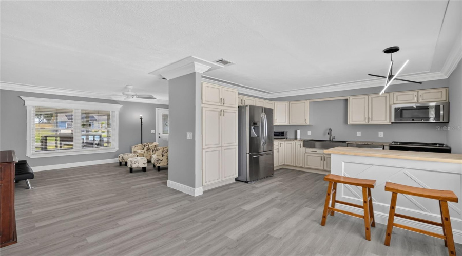 Lady Lake, Florida 32159, 3 Bedroom Bedrooms, ,1 Bathroombathrooms,Residential,For Sale,Padgett,0,Mfrg5116612