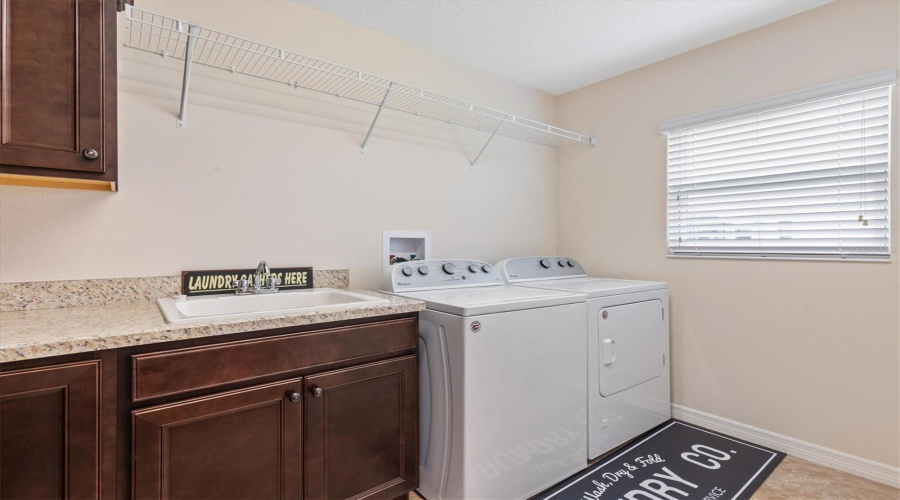 The Villages, Florida 32163, 3 Bedroom Bedrooms, ,3 Bathroombathrooms,Residential,For Sale,Delphina,0,Mfrg5115574