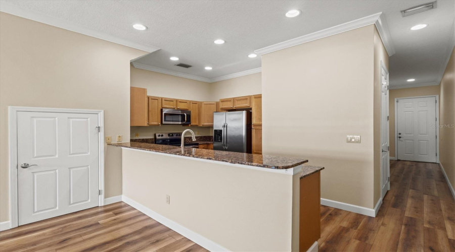 Tampa, Florida 33606, 2 Bedroom Bedrooms, ,2 Bathroombathrooms,Residential,For Sale,Dakota,0,Mfrn6145327