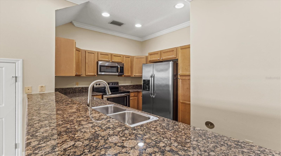 Tampa, Florida 33606, 2 Bedroom Bedrooms, ,2 Bathroombathrooms,Residential,For Sale,Dakota,0,Mfrn6145327