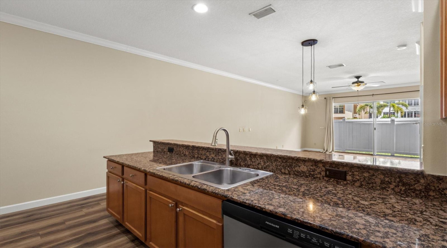 Tampa, Florida 33606, 2 Bedroom Bedrooms, ,2 Bathroombathrooms,Residential,For Sale,Dakota,0,Mfrn6145327