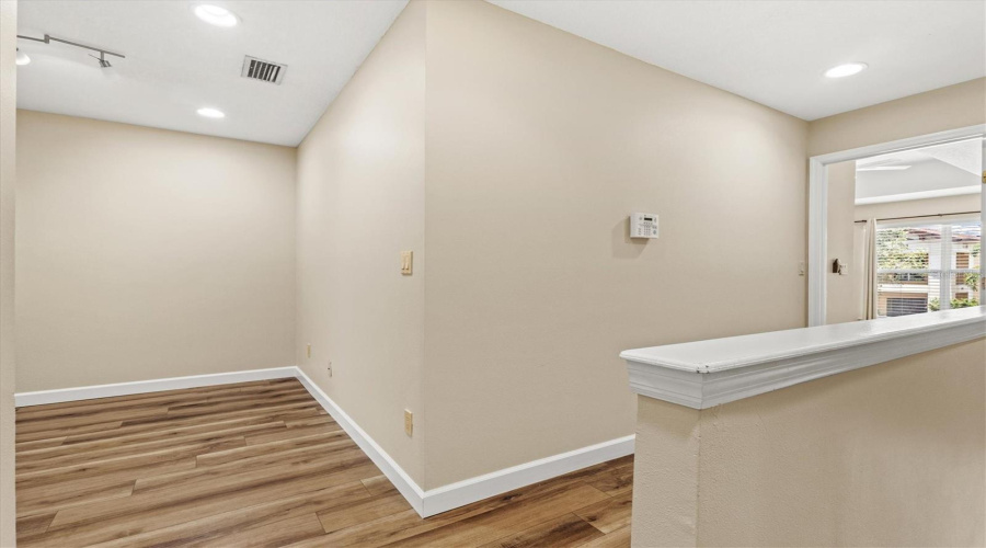 Tampa, Florida 33606, 2 Bedroom Bedrooms, ,2 Bathroombathrooms,Residential,For Sale,Dakota,0,Mfrn6145327