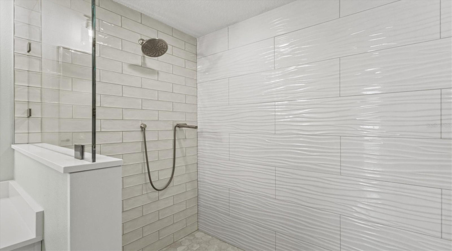 Tampa, Florida 33606, 2 Bedroom Bedrooms, ,2 Bathroombathrooms,Residential,For Sale,Dakota,0,Mfrn6145327