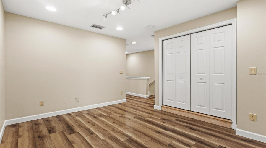 Tampa, Florida 33606, 2 Bedroom Bedrooms, ,2 Bathroombathrooms,Residential,For Sale,Dakota,0,Mfrn6145327