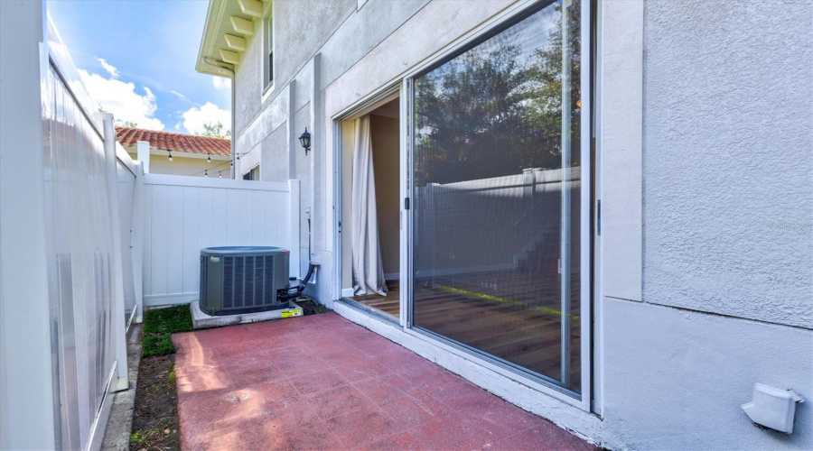 Tampa, Florida 33606, 2 Bedroom Bedrooms, ,2 Bathroombathrooms,Residential,For Sale,Dakota,0,Mfrn6145327