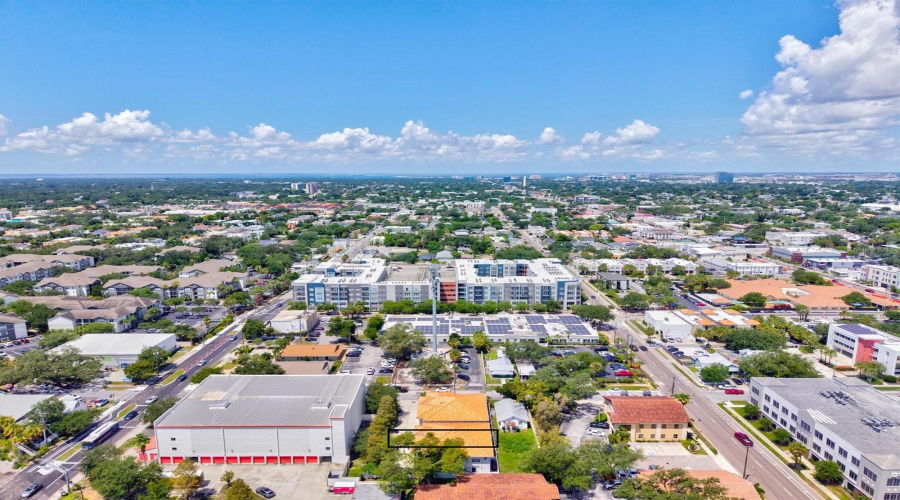 Tampa, Florida 33606, 2 Bedroom Bedrooms, ,2 Bathroombathrooms,Residential,For Sale,Dakota,0,Mfrn6145327