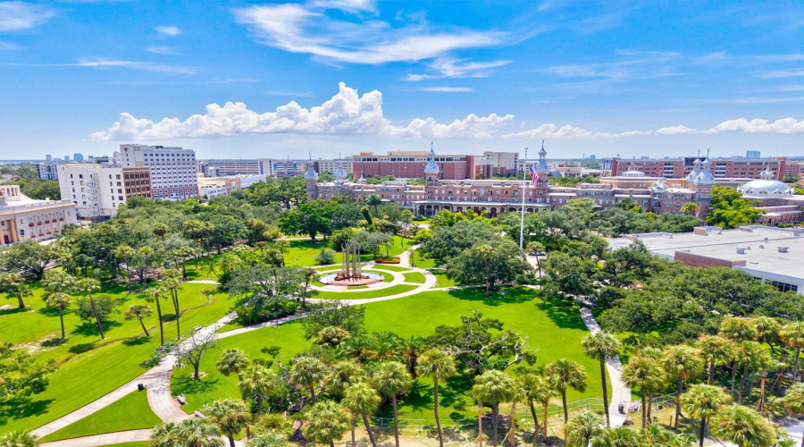 Tampa, Florida 33606, 2 Bedroom Bedrooms, ,2 Bathroombathrooms,Residential,For Sale,Dakota,0,Mfrn6145327
