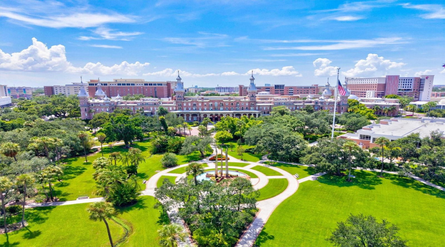 Tampa, Florida 33606, 2 Bedroom Bedrooms, ,2 Bathroombathrooms,Residential,For Sale,Dakota,0,Mfrn6145327