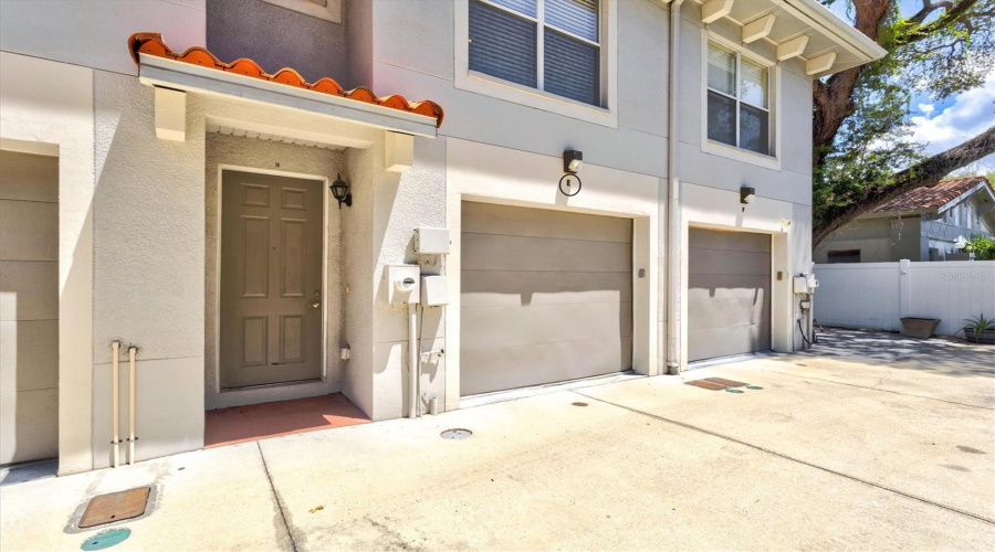 Tampa, Florida 33606, 2 Bedroom Bedrooms, ,2 Bathroombathrooms,Residential,For Sale,Dakota,0,Mfrn6145327