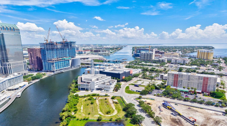 Tampa, Florida 33606, 2 Bedroom Bedrooms, ,2 Bathroombathrooms,Residential,For Sale,Dakota,0,Mfrn6145327