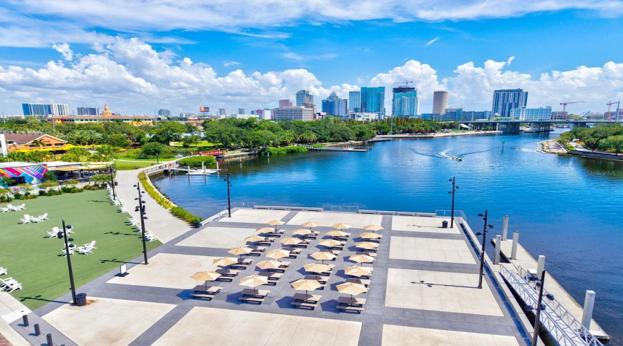 Tampa, Florida 33606, 2 Bedroom Bedrooms, ,2 Bathroombathrooms,Residential,For Sale,Dakota,0,Mfrn6145327