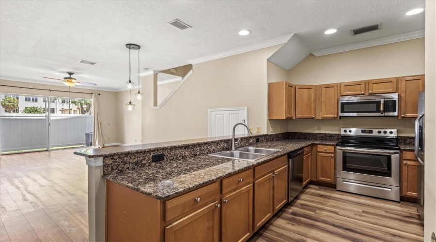 Tampa, Florida 33606, 2 Bedroom Bedrooms, ,2 Bathroombathrooms,Residential,For Sale,Dakota,0,Mfrn6145327