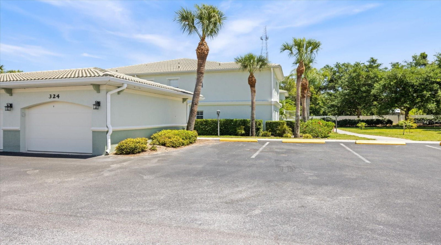 Venice, Florida 34285, 2 Bedroom Bedrooms, ,2 Bathroombathrooms,Residential,For Sale,Gardens Edge,0,Mfrn6143922