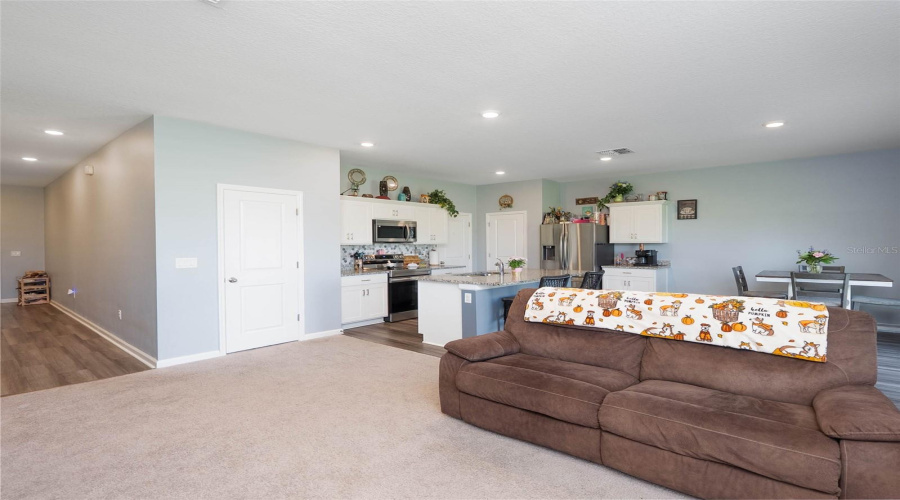 Parrish, Florida 34219, 3 Bedroom Bedrooms, ,2 Bathroombathrooms,Residential,For Sale,Waxwing Way,0,Mfra4702731
