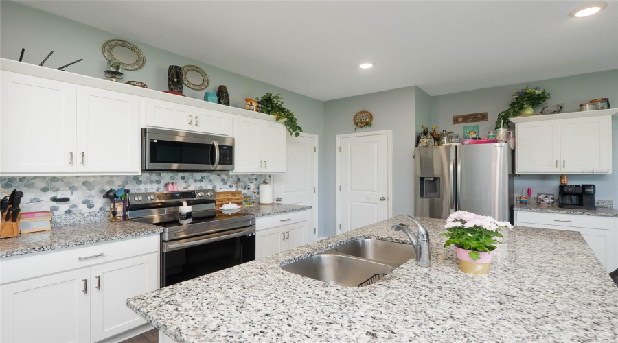 Parrish, Florida 34219, 3 Bedroom Bedrooms, ,2 Bathroombathrooms,Residential,For Sale,Waxwing Way,0,Mfra4702731