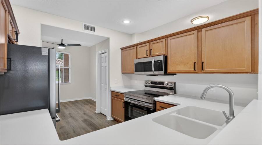 Bradenton, Florida 34212, 2 Bedroom Bedrooms, ,2 Bathroombathrooms,Residential,For Sale,Fairwaycove,0,Mfra4693958