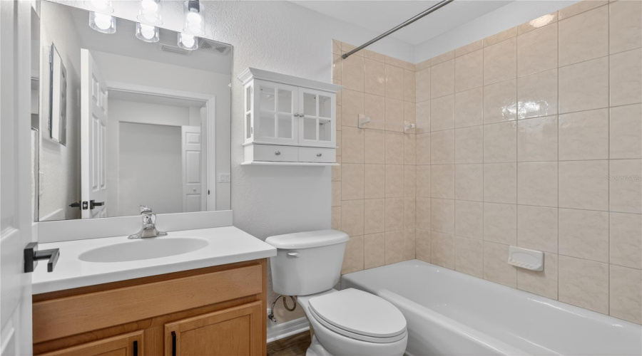 Bradenton, Florida 34212, 2 Bedroom Bedrooms, ,2 Bathroombathrooms,Residential,For Sale,Fairwaycove,0,Mfra4693958
