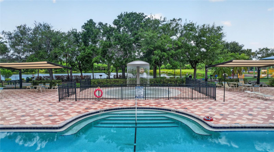 Bradenton, Florida 34212, 2 Bedroom Bedrooms, ,2 Bathroombathrooms,Residential,For Sale,Fairwaycove,0,Mfra4693958