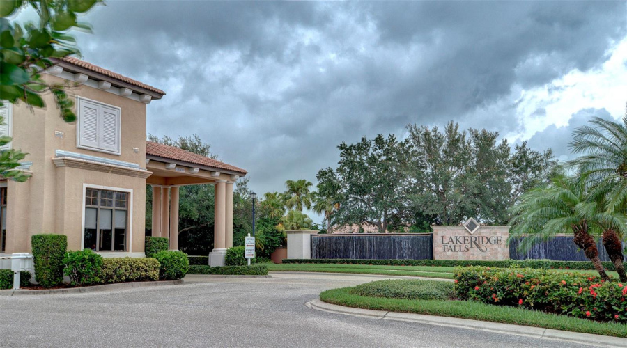Sarasota, Florida 34243, 3 Bedroom Bedrooms, ,2 Bathroombathrooms,Residential,For Sale,Mackay Falls,0,Mfra4695428