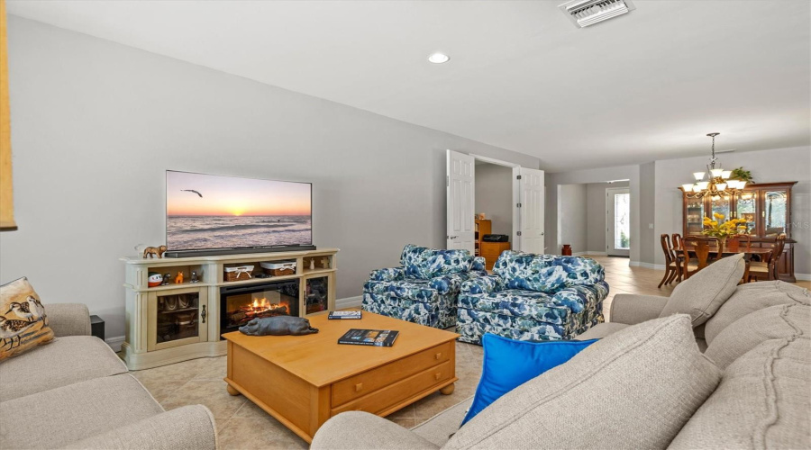 Venice, Florida 34293, 3 Bedroom Bedrooms, ,3 Bathroombathrooms,Residential,For Sale,Petrino,0,Mfrn6144877