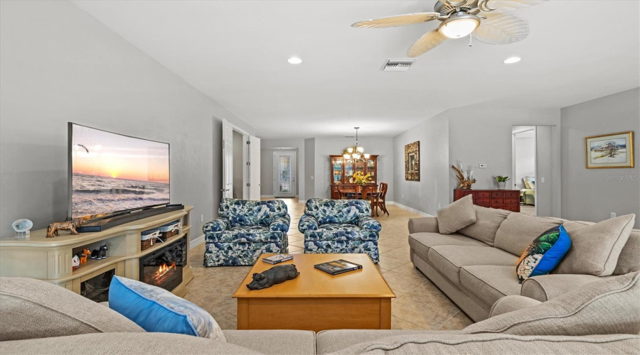 Venice, Florida 34293, 3 Bedroom Bedrooms, ,3 Bathroombathrooms,Residential,For Sale,Petrino,0,Mfrn6144877