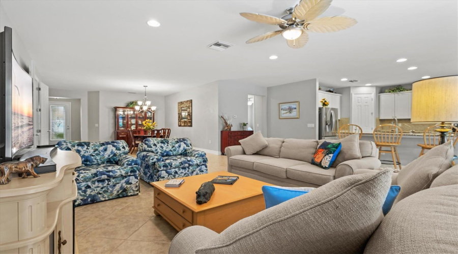 Venice, Florida 34293, 3 Bedroom Bedrooms, ,3 Bathroombathrooms,Residential,For Sale,Petrino,0,Mfrn6144877