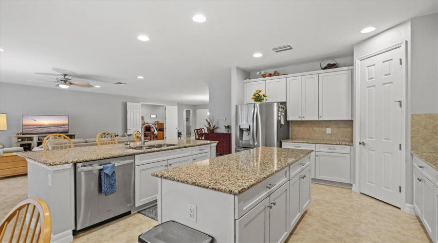 Venice, Florida 34293, 3 Bedroom Bedrooms, ,3 Bathroombathrooms,Residential,For Sale,Petrino,0,Mfrn6144877