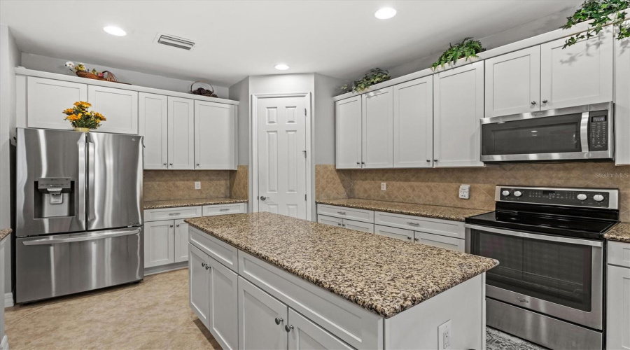 Venice, Florida 34293, 3 Bedroom Bedrooms, ,3 Bathroombathrooms,Residential,For Sale,Petrino,0,Mfrn6144877