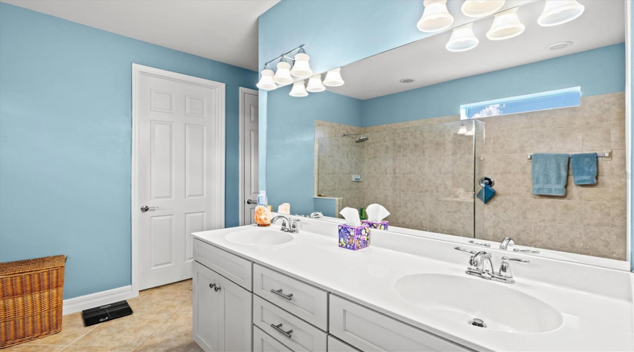Venice, Florida 34293, 3 Bedroom Bedrooms, ,3 Bathroombathrooms,Residential,For Sale,Petrino,0,Mfrn6144877