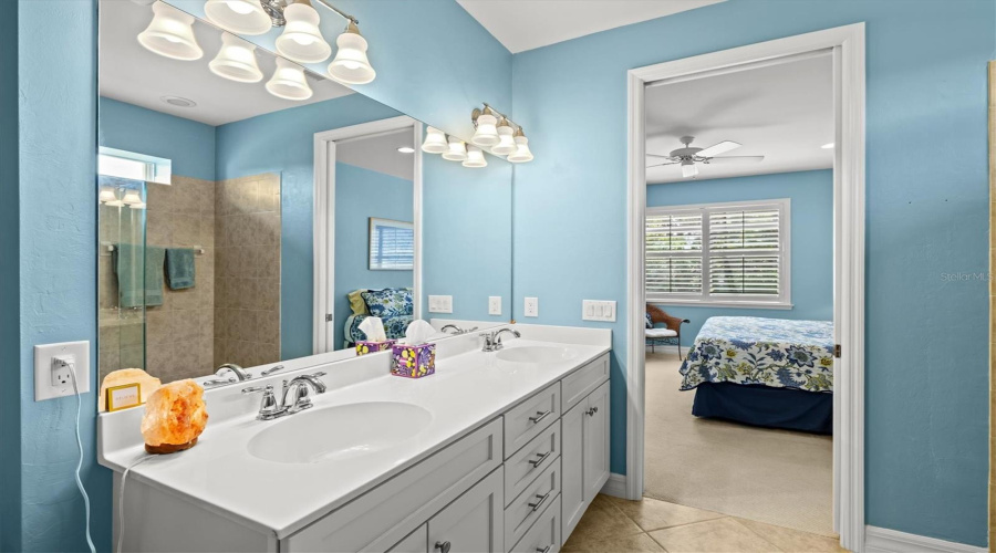 Venice, Florida 34293, 3 Bedroom Bedrooms, ,3 Bathroombathrooms,Residential,For Sale,Petrino,0,Mfrn6144877