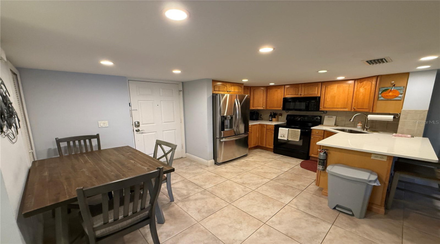 Dunedin, Florida 34698, 2 Bedroom Bedrooms, ,2 Bathroombathrooms,Residential,For Sale,Broadway,0,Mfrtb8479278