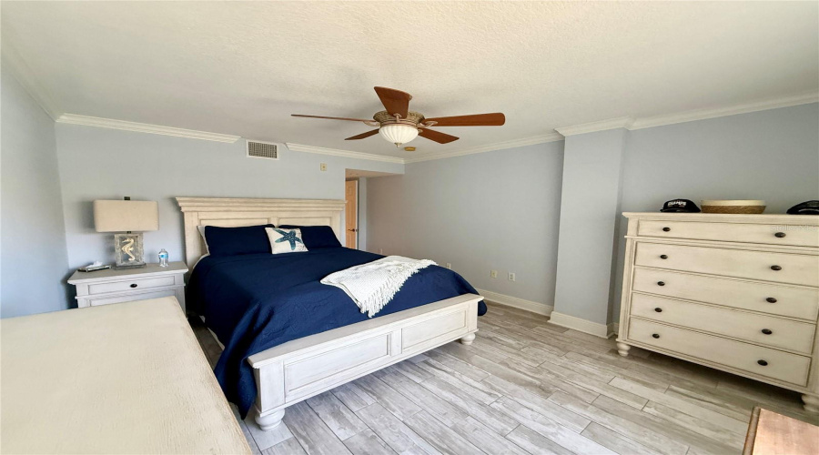 Dunedin, Florida 34698, 2 Bedroom Bedrooms, ,2 Bathroombathrooms,Residential,For Sale,Broadway,0,Mfrtb8479278